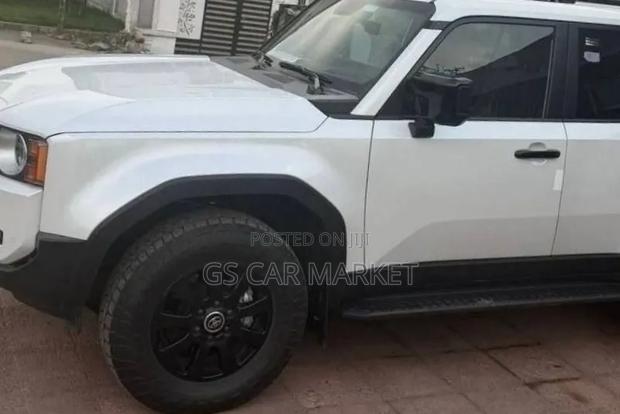 Toyota Land Cruiser Prado 2023 White