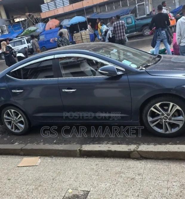 Hyundai Avante 2017 Gray