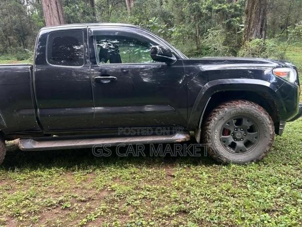 Toyota Tacoma 2017 Black