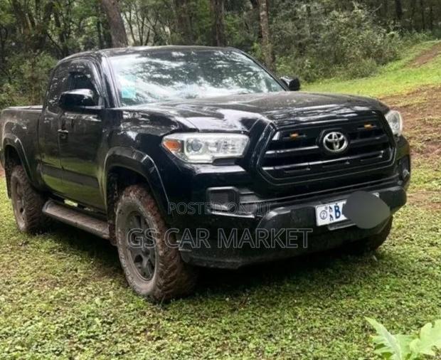 Toyota Tacoma 2017 Black