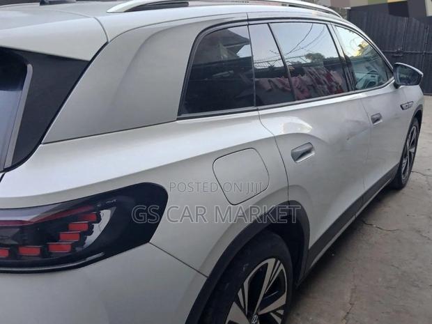 Volkswagen ID.6 2023 Ivory