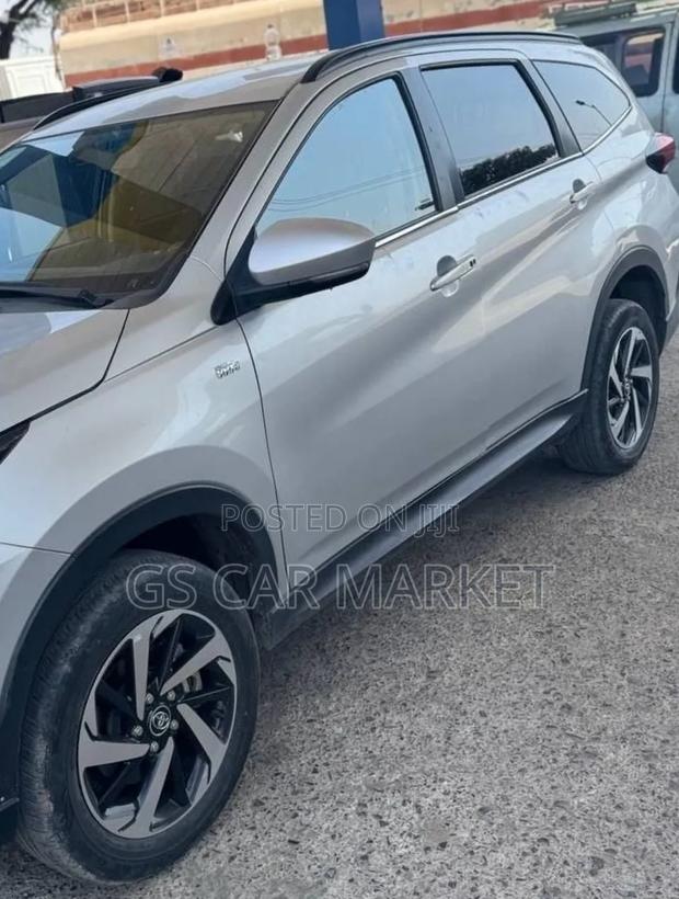 Toyota Rush 2022 Silver