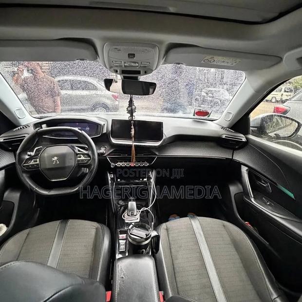 Peugeot 2008 2022 Gray