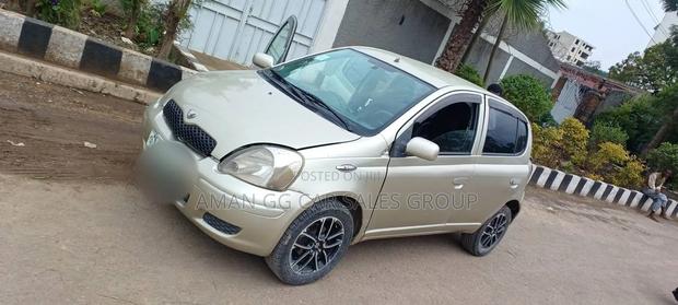 Toyota Vitz 2002 Purple
