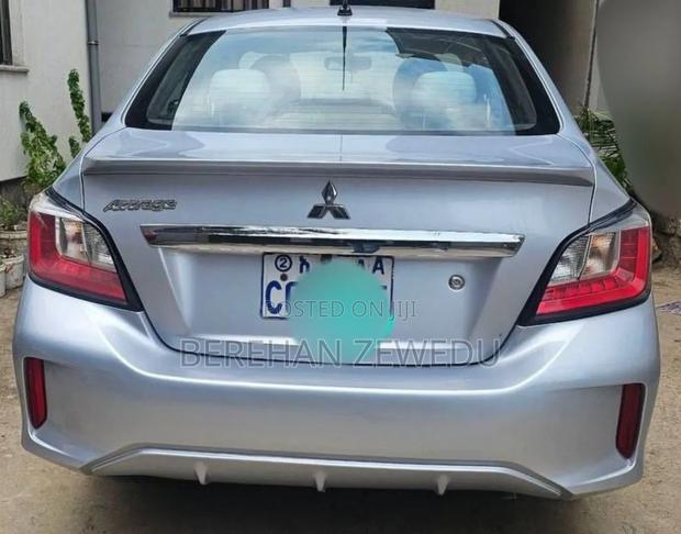 Mitsubishi Attrage 2021 Silver