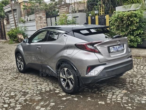 Toyota C-HR 2020 Gray