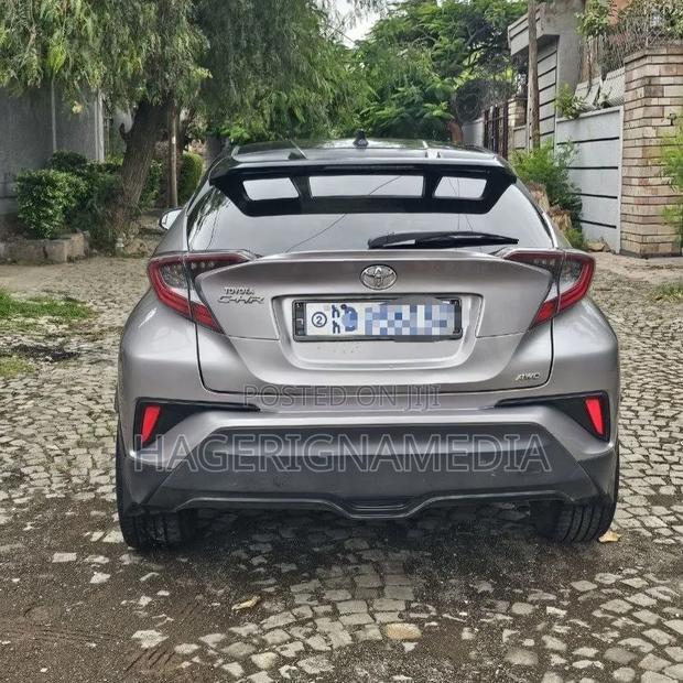 Toyota C-HR 2020 Gray