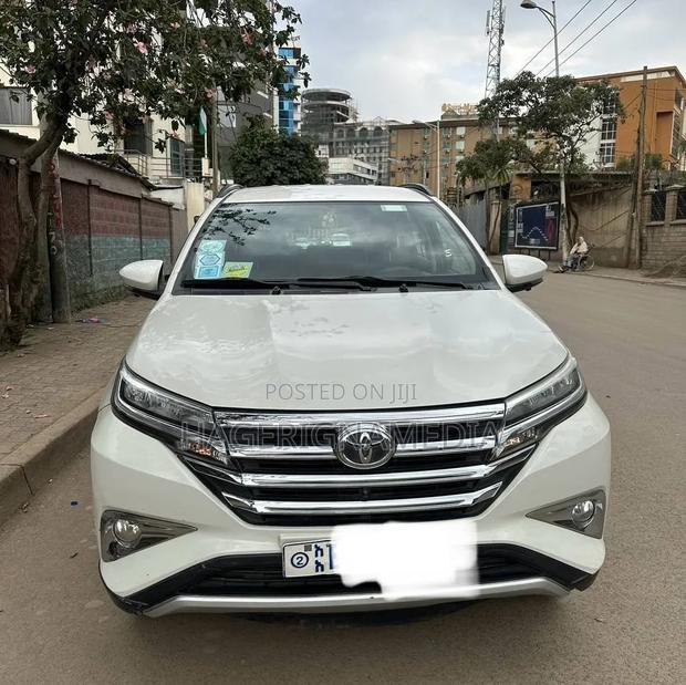 Toyota Rush 2021 White