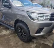 Toyota Hilux 2018 Silver for sale