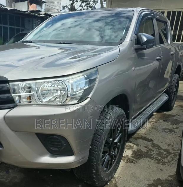 Toyota Hilux 2018 Silver