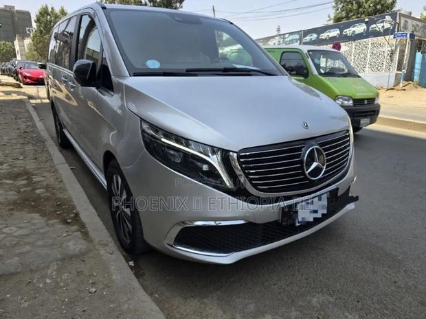 Mercedes-Benz V-Class 2023 Silver