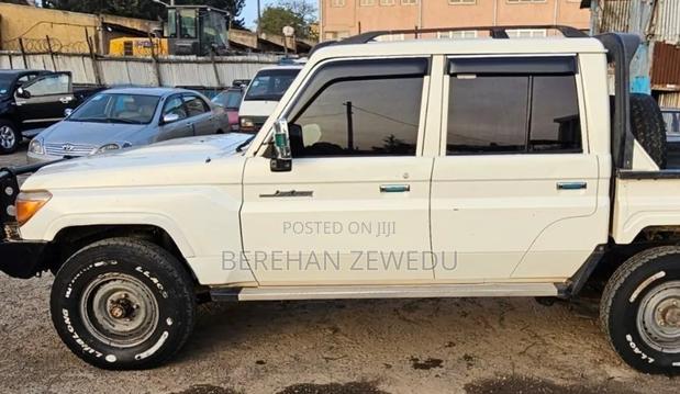 Toyota Land Cruiser 2018 White