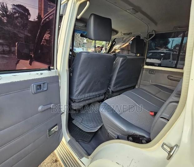 Toyota Land Cruiser 2018 White