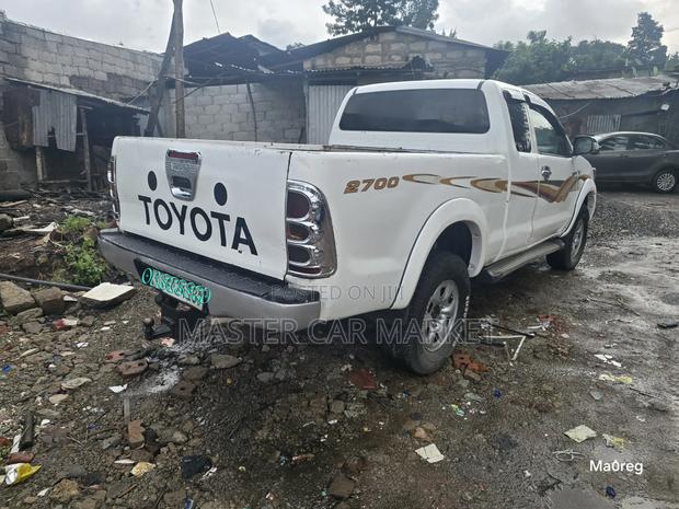 Toyota Hilux 2008 White