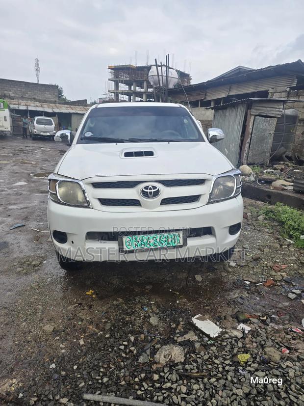 Toyota Hilux 2008 White