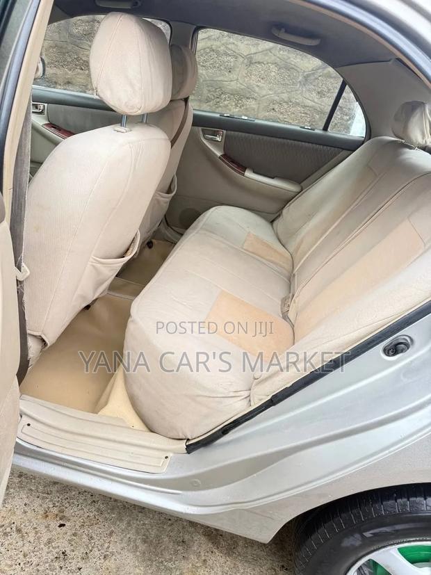 Toyota Corolla 2004 Gold