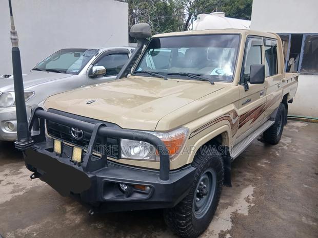 Toyota Land Cruiser 2020 Beige