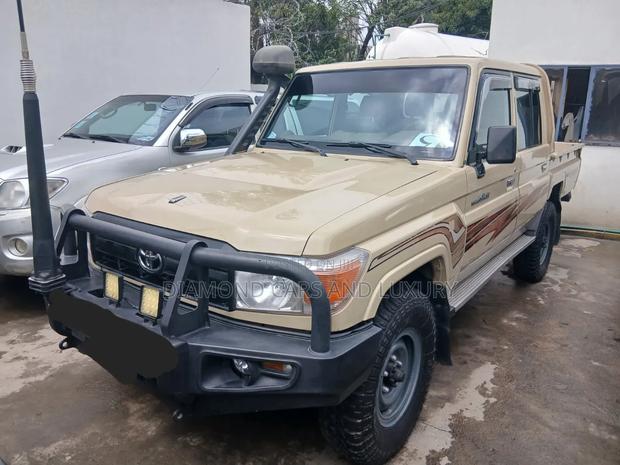 Toyota Land Cruiser 2019 Beige