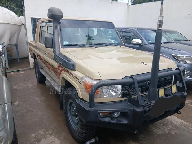 Toyota Land Cruiser 2020 Beige