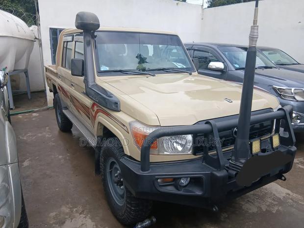 Toyota Land Cruiser 2019 Beige