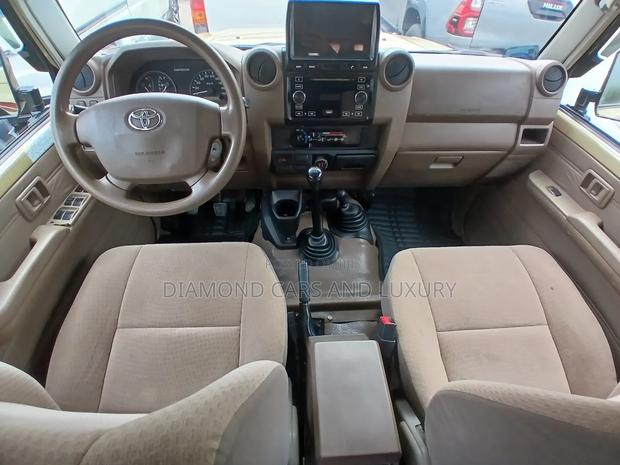 Toyota Land Cruiser 2019 Beige
