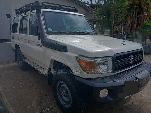 Toyota Land Cruiser 2020 White