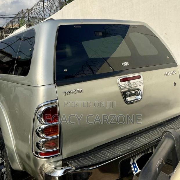 Toyota Hilux 2010 Silver