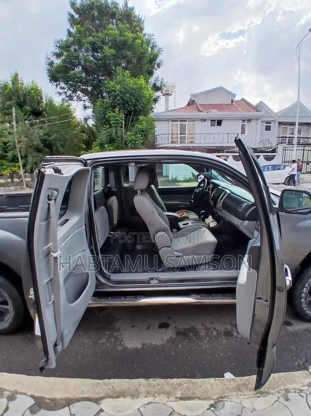Toyota Tacoma Access Cab 2012 Gray