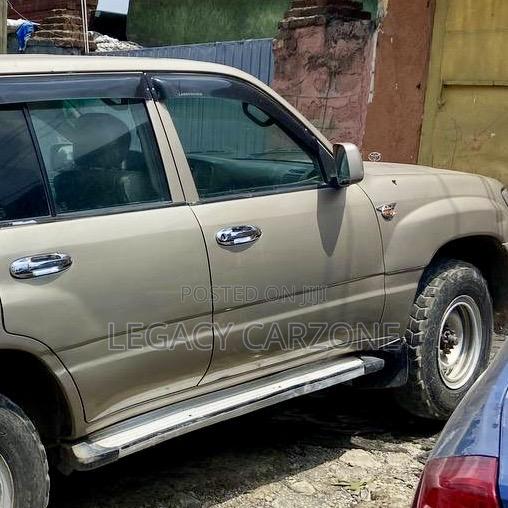 Toyota Land Cruiser 2002 Gold