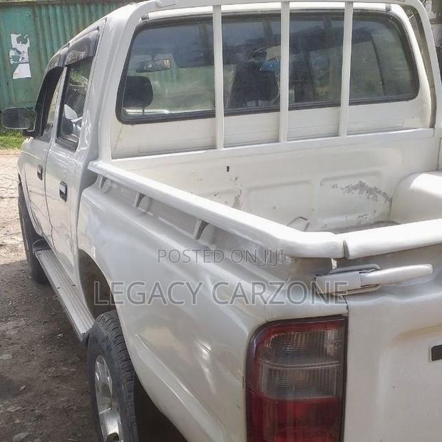 Toyota Land Cruiser 2004 White