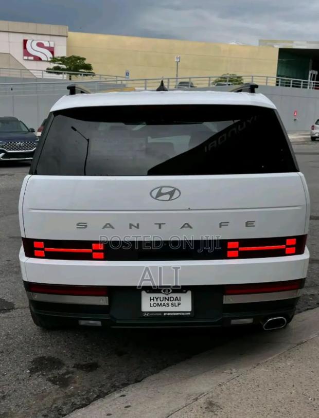 New Hyundai Santa Fe HEV 2025 Off white