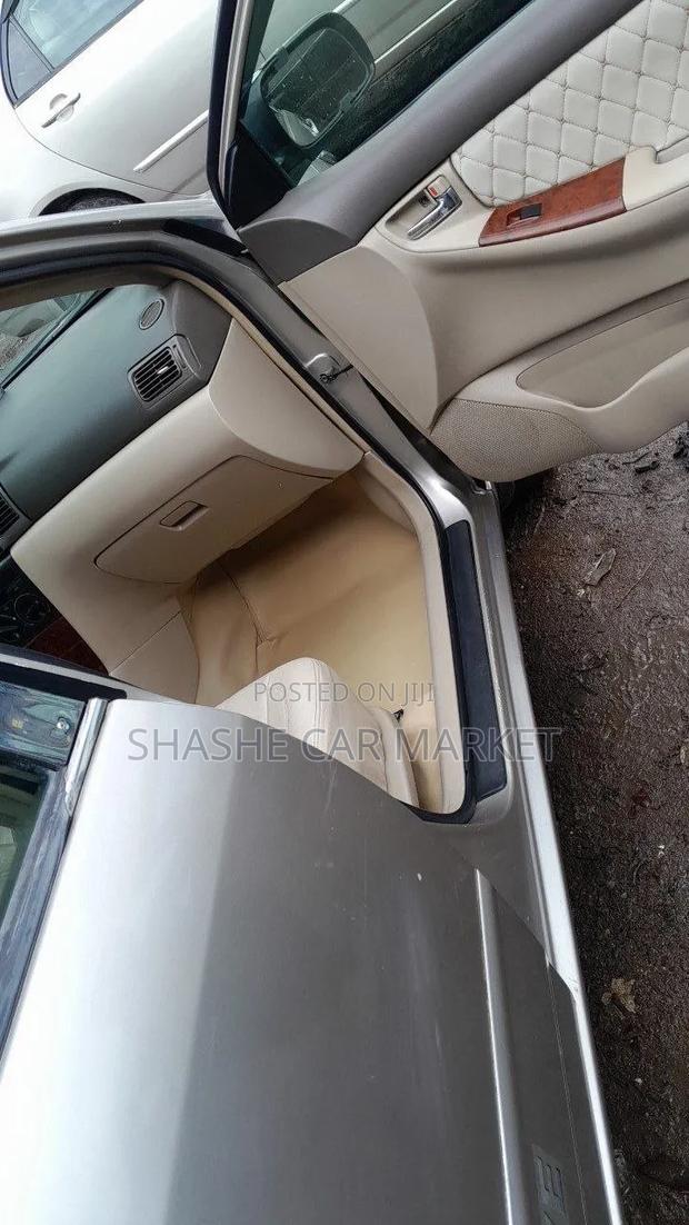 Toyota Corolla 2005 Gray