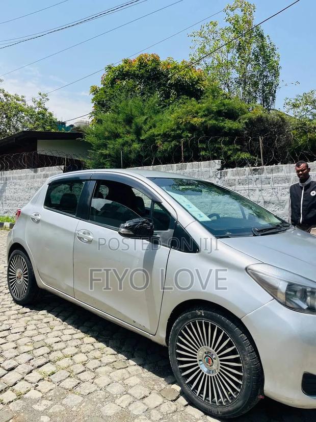 Toyota Yaris 2014 Silver