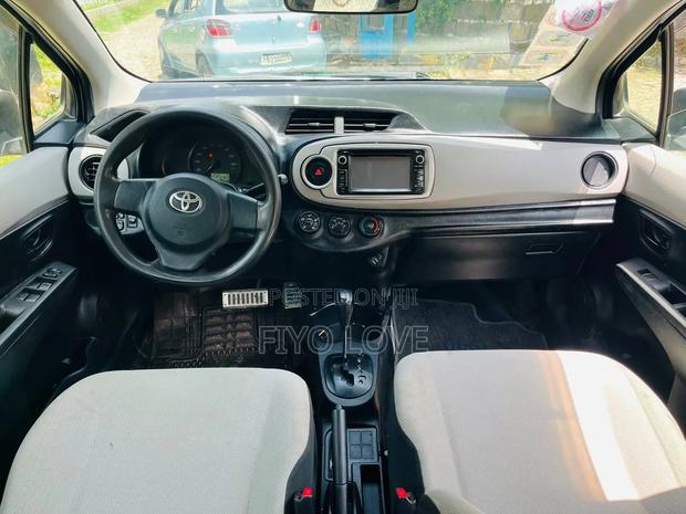 Toyota Yaris 2014 Silver