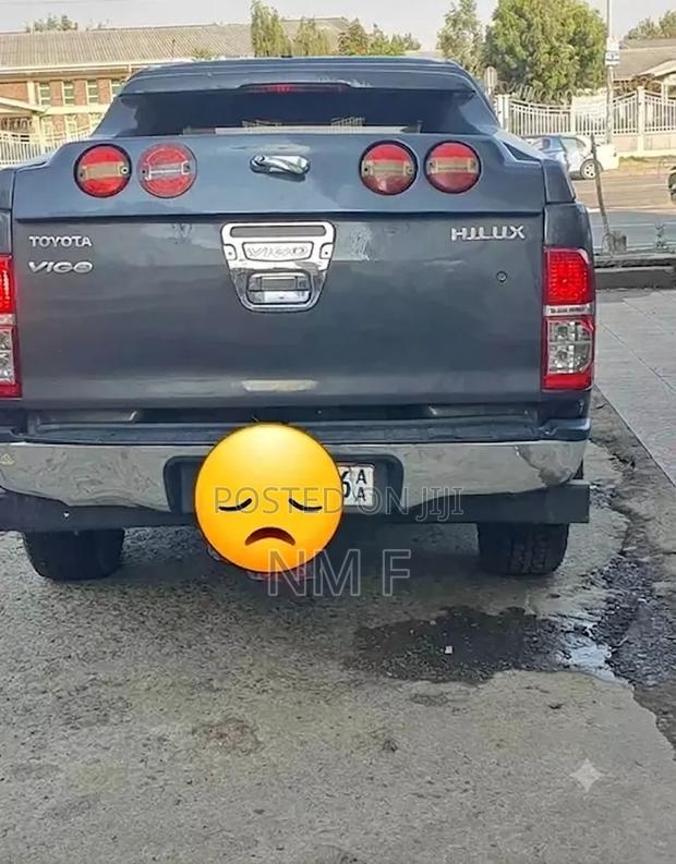 Toyota Hilux 2.5 D-4D SRX 2010 Gray