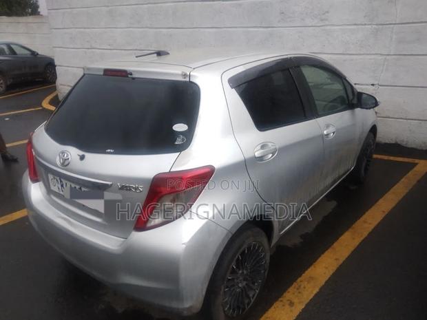 Toyota Yaris 2012 Silver