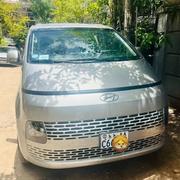 Hyundai Staria 2023 Gray for sale