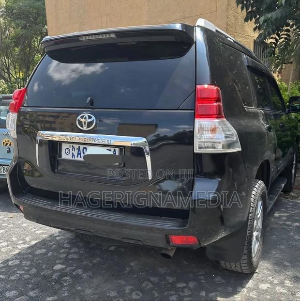 Toyota Land Cruiser Prado 2013 Black