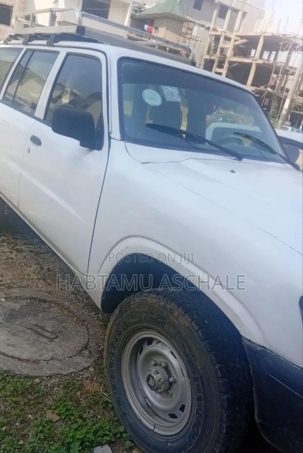 Nissan Patrol 2004 White