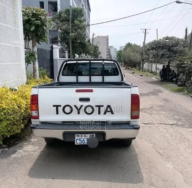 Toyota Hilux 2.0 VVT-i 2011 White