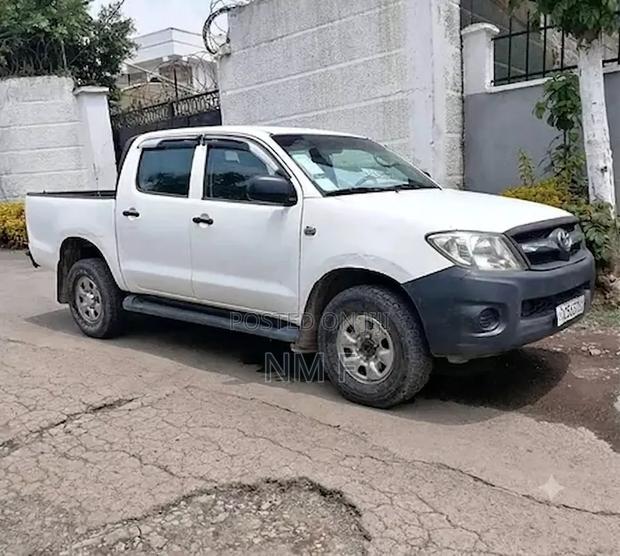 Toyota Hilux 2.0 VVT-i 2011 White