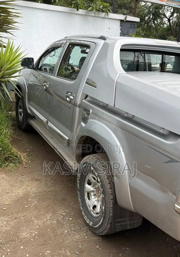 Toyota Hilux 2015 Silver