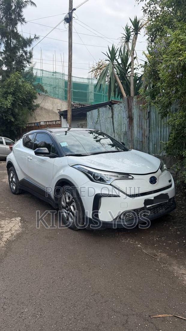 Toyota C-HR 2022 White