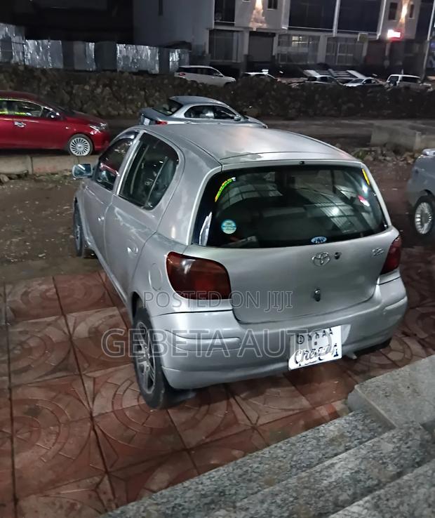 Toyota Vitz 2002