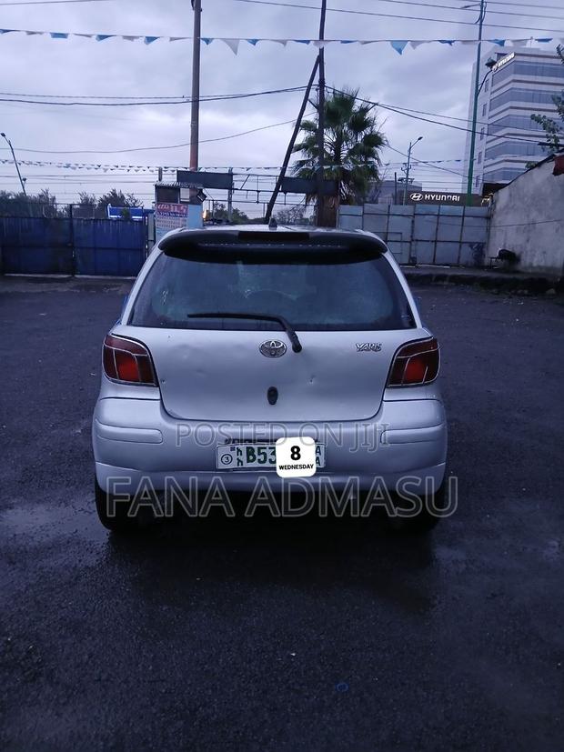 Toyota Vitz 2003 Silver