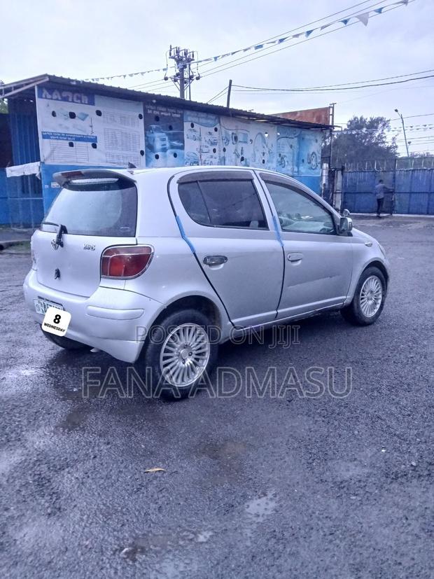 Toyota Vitz 2003 Silver