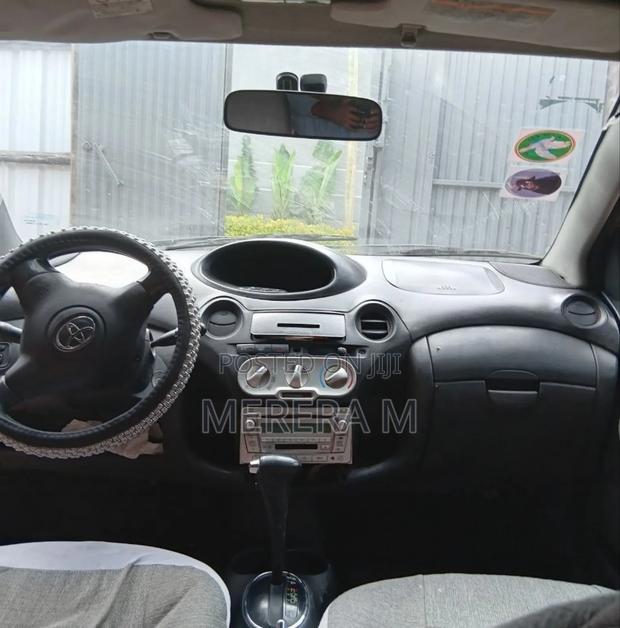 Toyota Vitz 2004