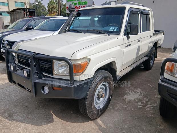 Toyota Land Cruiser 2018 White