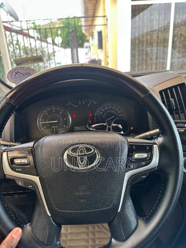 Toyota Land Cruiser 2012 White