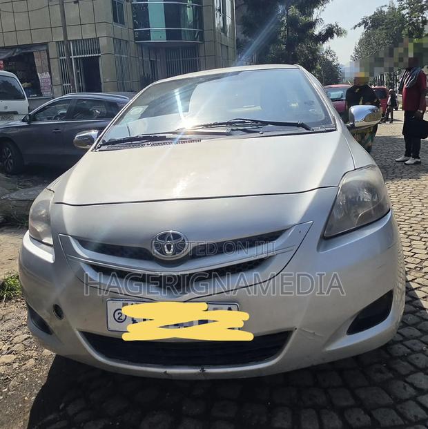 Toyota Belta 2007 Silver